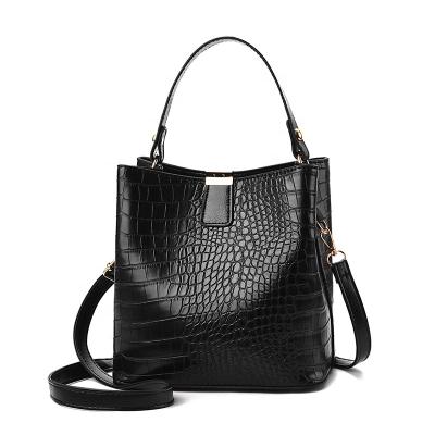 China Wholesale FST116 Fashion Design G Faux Leather Women Shoulder Bag Material for sale