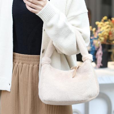 China Fashion New Arrival Winter Plush Handbag Handbags Good Quality Women Bags Bolso De Mujer Purses FS9010 for sale