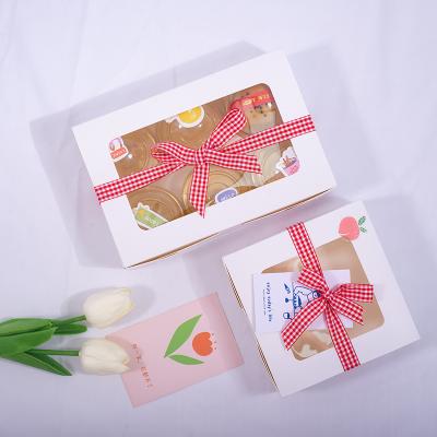 China Recyclable Recycle White Kraft Paper Food Boxes Cupcake Cookie Cake Packaging Box With Plastic Window for sale