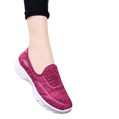 China Sweat-absorbent Women's Fabric Shoes Mother's Shoes Sneakers Women's Shoes Sneakers Women's Shoes for sale