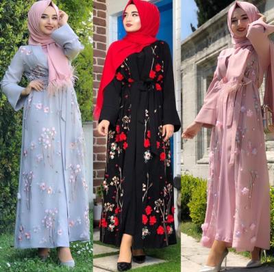 China Modest Muslimah Styling LR274 Middle East Turkey Embroidered Abaya Three-Dimensional Floral Women's Robe Muslim Dress for sale