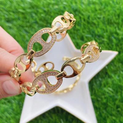 China Fashion Trendy Charm Micro Zircon Pig Nose Round Shape Open Cuff Bracelet Jewelry For Women for sale