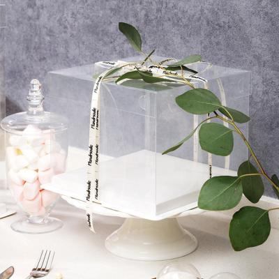 China Recyclable Decorative Wedding Birthday Cake Packing Box With Square Transparent Cake Box for sale