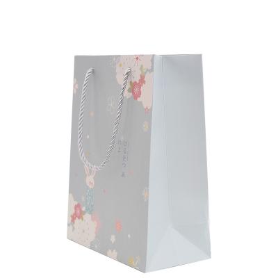 China Eco-friendly Fancy Heavy Handle Sublimation Paper Gift Bag Flat Paper Gift Bags for sale