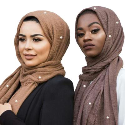 China Fashion 2019 Spring Summer Hijab Designs Slim Pleat Cotton Maxi Muslim Hijab Scarf Breathable Hijab With Beads for sale