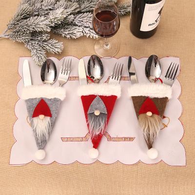 China 2021 Festival Stuff CR-B031 Nonwoven Fabric Gnome Decoration Supplies Table Outdoor Cover Christmas Cutlery Bags for sale