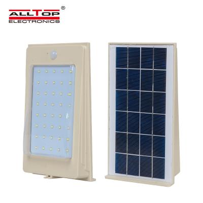 China Solar Powered Outdoor Garden Wall Light 3w Through Solar Wall Light à venda