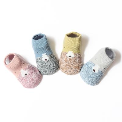 China Anti Slip Anti Slip Baby Toddler Socks Soft Cotton Non Skid Ankle Baby Socks With Grips for sale