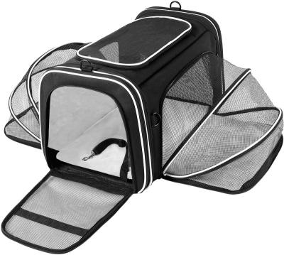 China Zipper Closure TSA Airline Approved Large Pet Travel Carrier With 2 Mesh Pockets Washable Pads Shoulder Strap for sale