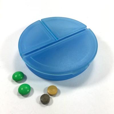 China Promotional Eco-friendly Weekly Pill Organizer Customized Logo 3 Compartments Round Organizer Shaped Small Plastic Medical Pill Box Capsule Moving Container for sale