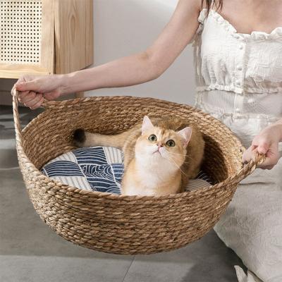 China Handcrafted Round Rattan Stocked Cat Beds With Breathable Mat by INNO Cute Durable Pet Bed for sale