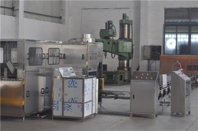 China Full Automatic Drink Filling Machine for 3 / 5 Gallon Barrel Drinking Potable Water 6 Head 900B/h for sale