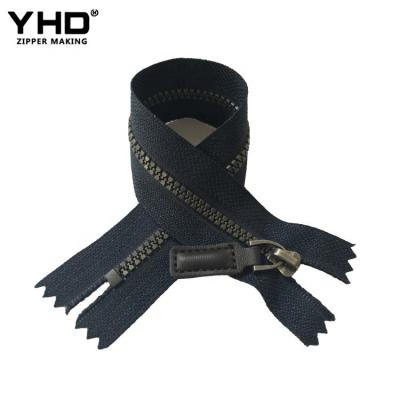 China Durable Resin Vislon 3# Plastic End End Zipper With Custom Logo Leather Puller For Pouch for sale