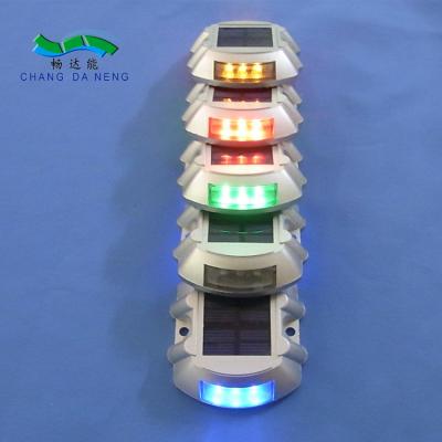 China Horseshoe Aluminium Cast Shell Solar Road Stud Lights Marker High Shock Resistance LED Road Studs for sale