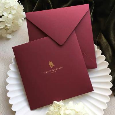 China Gift Envelope Recycled Envelope Custom UV Black Paper Packaging Printed Luxury Gift Silver Gift Envelopes for sale