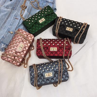 China 2019 New Shiny CANDY Silicone JELLY Diamond PLASTIC BEACH BAG With Metal Chain for sale