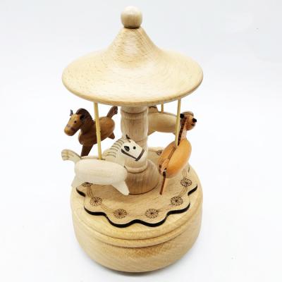 China Hot Sale Environmentally Friendly Carousel Music Box, Beech Wood 4-Horse Natural Cogs Carousel Musical Box for Kids Girlfriends Birthday for sale