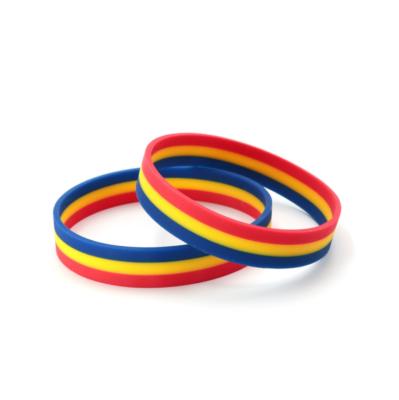 China Cheap and fashionable silicone moldau eco-friendly flag wristband/bracelet for sale