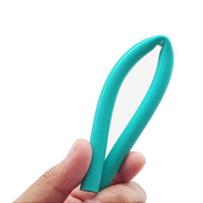 China Sustainable Silicone Reusable Straws Set 4 Pcs Silicone Straws With Cleaning Brush for sale