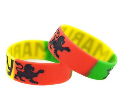 China Debossed color filled silicon wristband, Debossed silicone bracelet, Custom logo rubber bracelet for sale