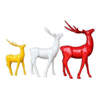 China Worldwide Garden Decoration Fiberglass Deer Sculpture for sale