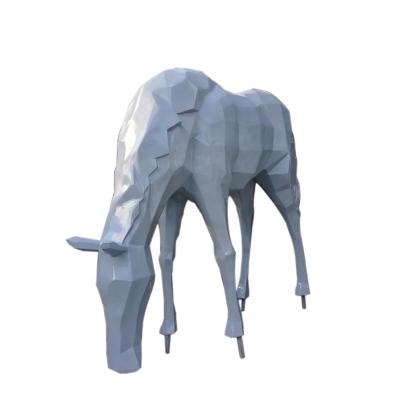 China Modern Life Size Fiberglass World Animals Garden Geometry Fiberglass Horse Sculpture for sale