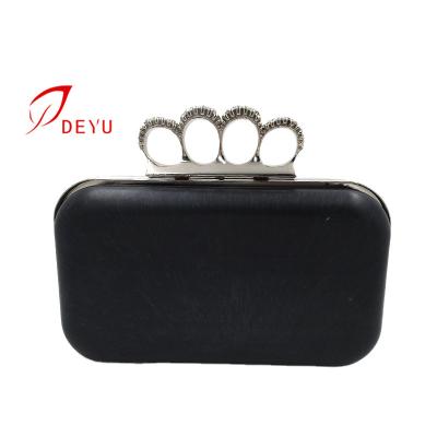 China For 16*9.5cm handbag knuckle duster - light gold box clutch handbag frame with chain buckles for sale