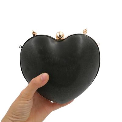 China For Popular 13 X 10 Cm Evening Dress Clutch Heart Shaped Metal Purse for sale