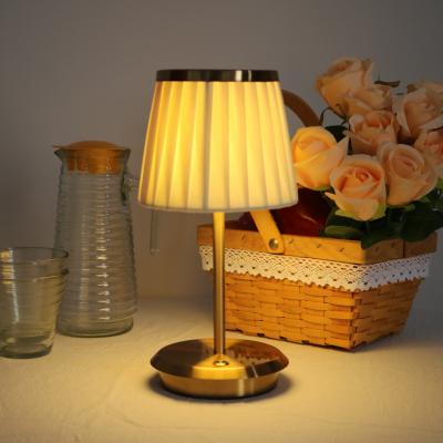 China Modern Fabric Cover USB Table Lamp Light Dimmable Night Light Stand Fill Lamp for sale