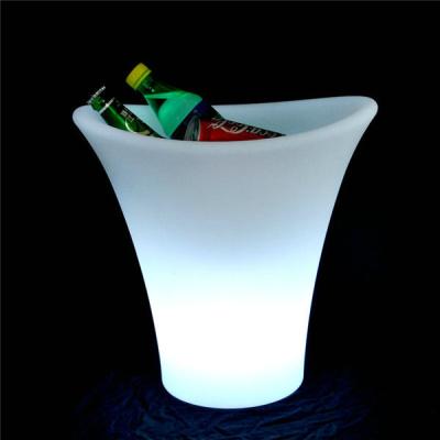 China Remote Control LED Light Up Bar Furniture / Fashion Ice Bucket For Bar for sale