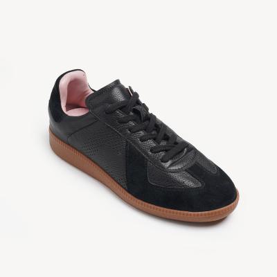 Chine Sneakers pour femmes noires, chaussures de sport, cuir authentique à vendre