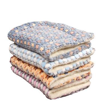 China Wholesale Travel Pet Blanket Thickened Autumn Winter Warm Mat Cat Dog Cushion Universal Pet Blanket Accessories for sale