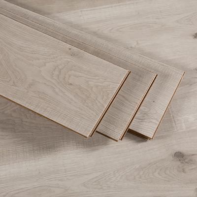 China Indoor Living Room Flooring 10mm 12mm Wood Laminate Flooring 15mm Water Resistant for sale