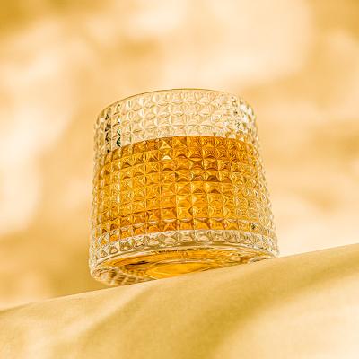 China Viable Wholesale Whiskey Glass Cup Shot Glass Cup Colorful Drinking Glasses Gift Set Whiskey Glassware Cup Round for sale