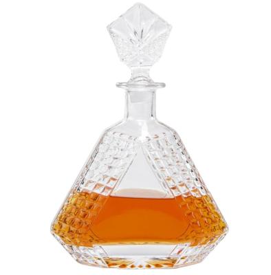 China Clear Whiskey Decanter Glass Crystal Glass Liquor Bottle with Customized Bottle Color for sale