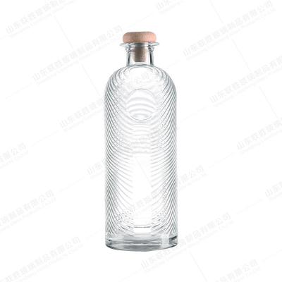 China Glasfles voor Whisky Vodka Unieke vorm 500 ml 700 ml capaciteit Te koop