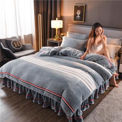 China Amazon Anti-Static Hot Sale In Running Skin Feeling Jacquard Polycotton Duvet Cover Sheet Luxury Wedding Bedding Sets For Hot Sale for sale