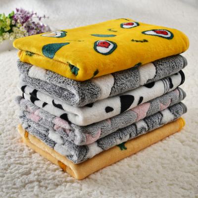 China Wholesale Soft Warm Plush Breathable Cat Fleece Pet Dog Blanket Coral Velvet Paw Pattern Dog Bed Pad Accessories Dog Bed Cushion for sale