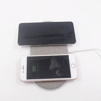 China Qi High Speed ​​Wireless Dual Bottom Fast Charger Mobile Phone OEM Wireless Charger Protection for sale