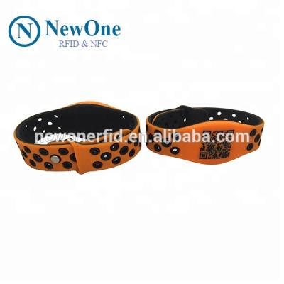 China event & Theme Park Customized QR Code URL Code Unique NFC RFID Wristband Silicone for sale