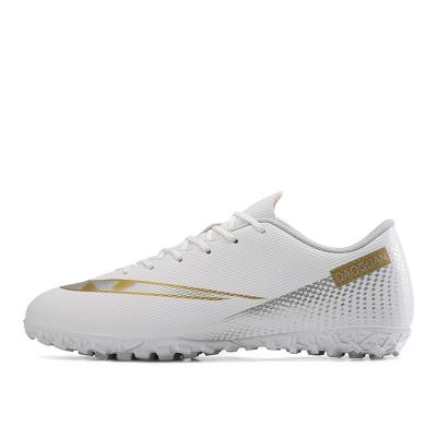 China New Quality Breathable Lightweight Kids Sepatu Bola Man Boys Soccer White Sport Sneaker Futsal Indoor Soccer Training Shoes for sale