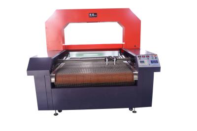 China High Speed Shoes Laser Engraving Machine Automatic Feeding / Typesetting for sale