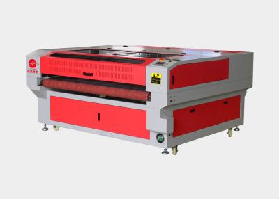 China Alimentación auto del grabador 150W del grueso de la cortadora del laser del CO2 del CNC 25m m en venta