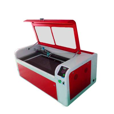 China 150W Small Laser Cutting Machine , 2 Head 1600*1000mm Mini CNC Laser Engraver for sale