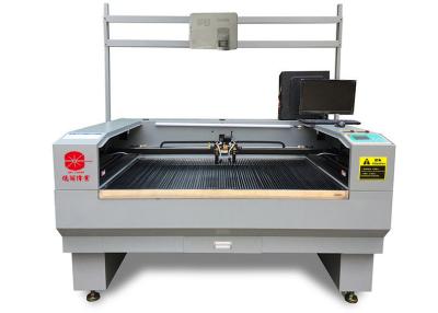 Chine Coupe de alimentation automatique de laser et machine de gravure à vendre