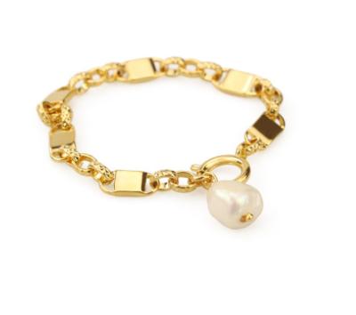 China Trendy Fashion Instagramm Design 18K Gold Plated Freshwater Baroque Pearl Bracelet Wholesale Brass Jewelry Manufacturer Klein Jewelry for sale