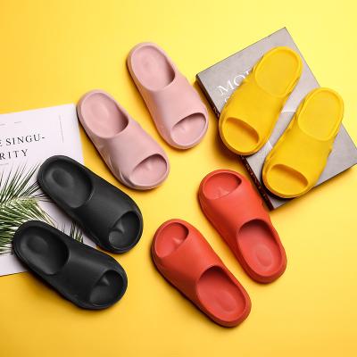 China yezze flat wholesale soft bottom household sandals bath baby slipper summer children slippers hot indoor outdoor cute slippers kids for sale