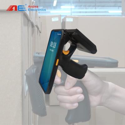 China Van de de Markeringslezer RFID van de lange afstand860-960mhz RFID de Handbediende Lezer ISO18000-6C Android RFID Lezer UHF Te koop