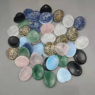 China High Quality Natural Stone Europe Worry Palm Crystal Healing Stone Heart Shaped for sale