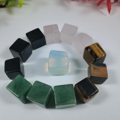 China Wholesale Natural Green Cube Gravel Europe Rose Quartz Rock Stones Crystal Aventurine Tumbled Stone for sale